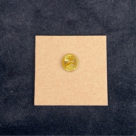 Vintage Customer Service Pin Red Gold Wings Retro Business Employee - Picture 3 of 5